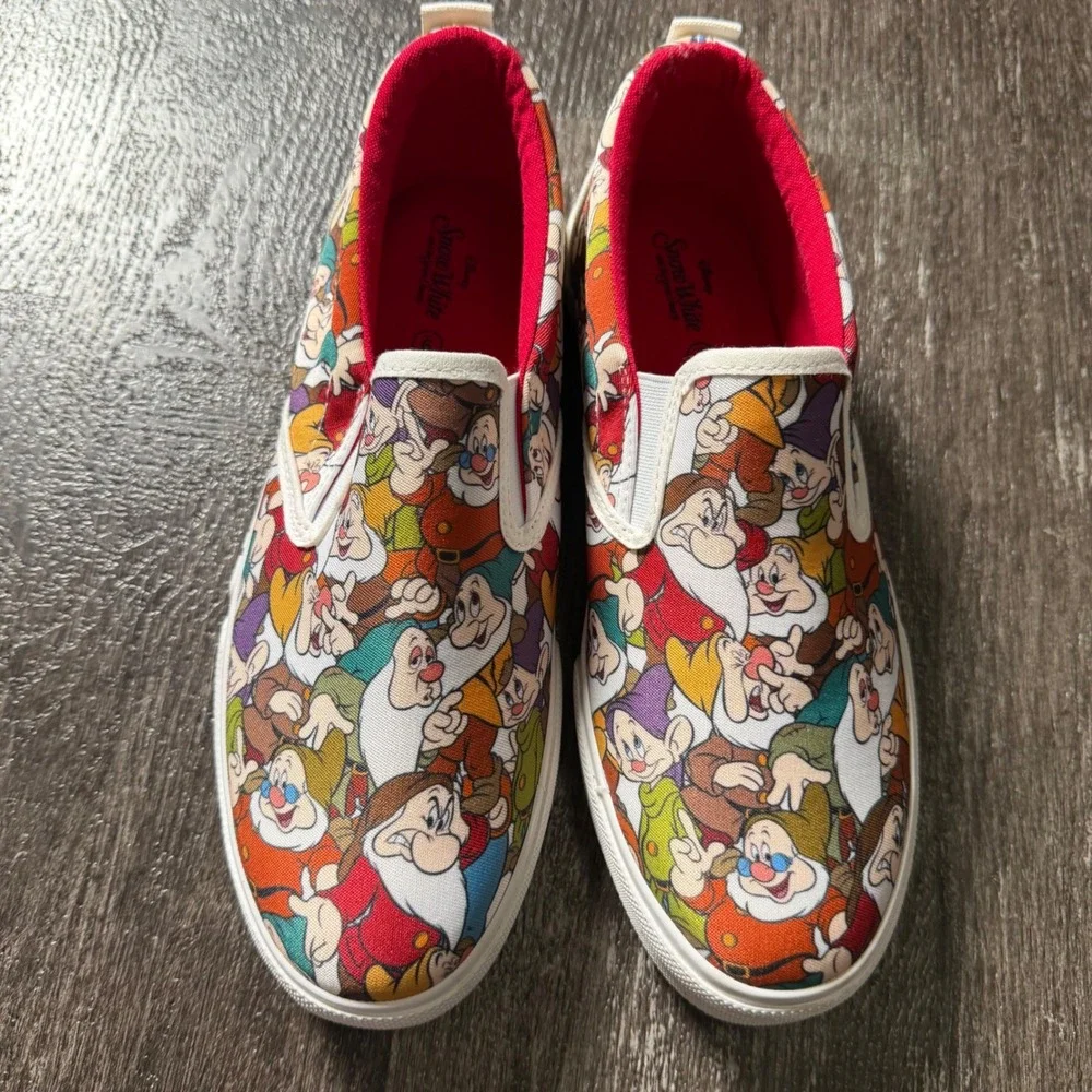 Ground Up Disney Snow White Seven Dwarfs Slip On Shoes Men 9 Multicolor Canvas